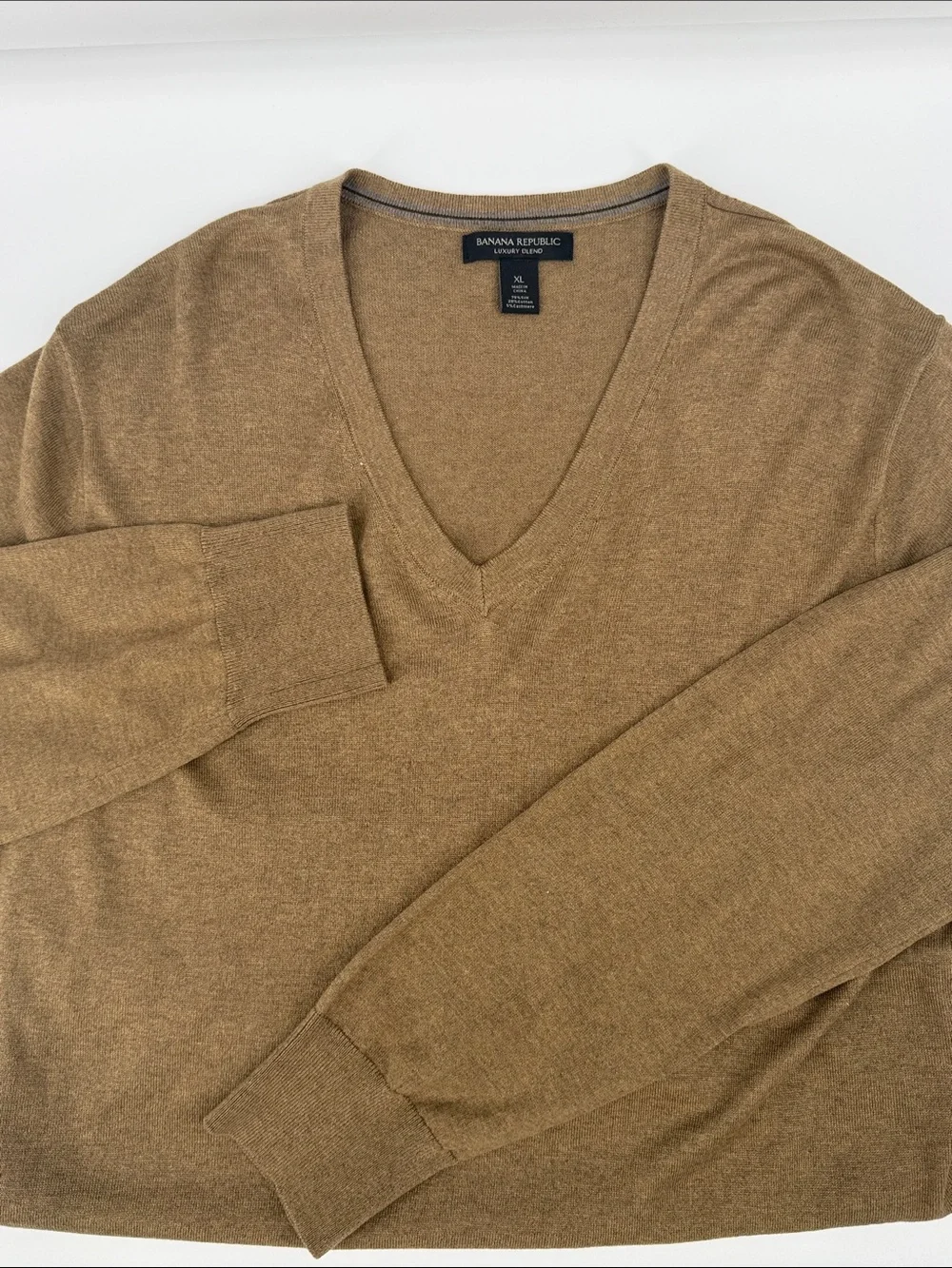 Banana Republic Men's V-Neck Sweater in Camel Brown